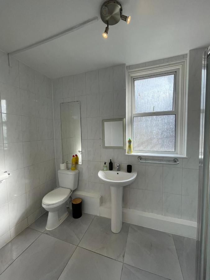 Amazing 3 Bedroom Flat Minutes From Tower Bridge London Eksteriør billede